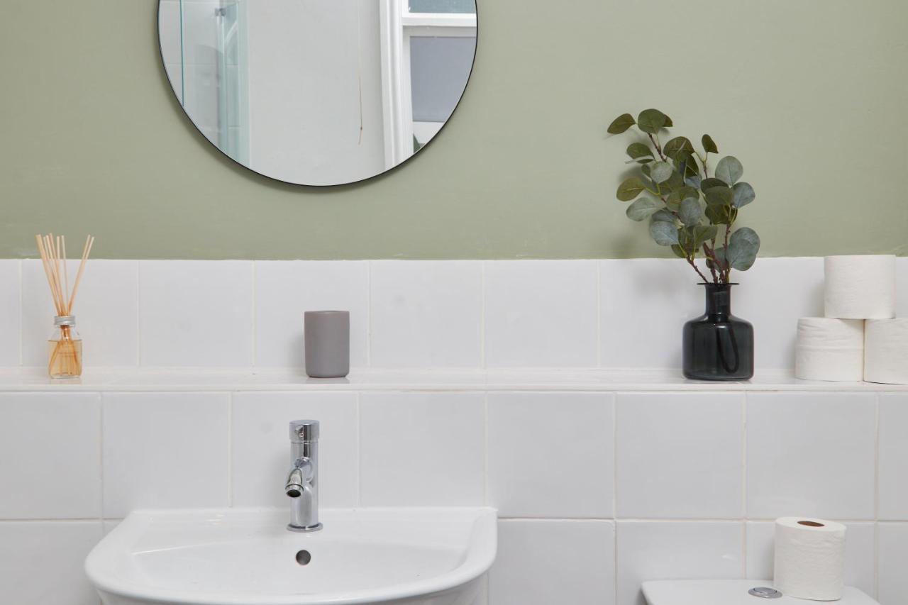 Wonderful Apartment In Bath With Garden - Sleeps 8 Exterior photo