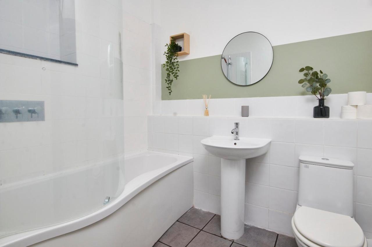 Wonderful Apartment In Bath With Garden - Sleeps 8 Exterior photo